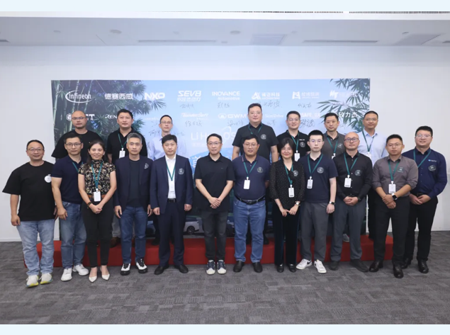 理想星環(huán)OS生態(tài)啟航,恩智浦共筑智能汽車新生 理想星環(huán)OS生態(tài)啟航,恩智浦共筑智能汽車新生